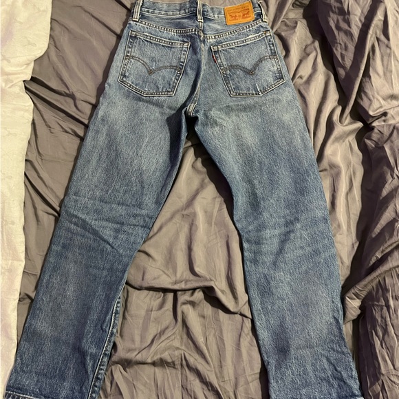 24W 30L Levi’s Wedgie Straight Distressed Jeans - Picture 2 of 2